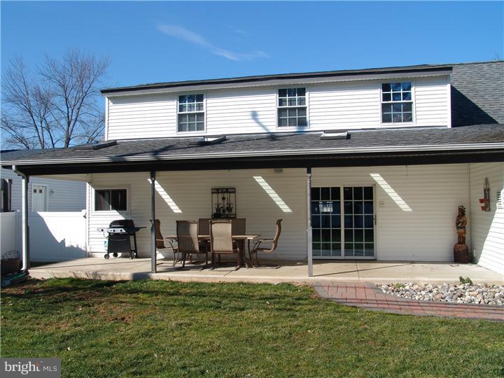 26 Hamlet Road Levittown, PA 19056 - Photo 22 of 25 Exterior Back