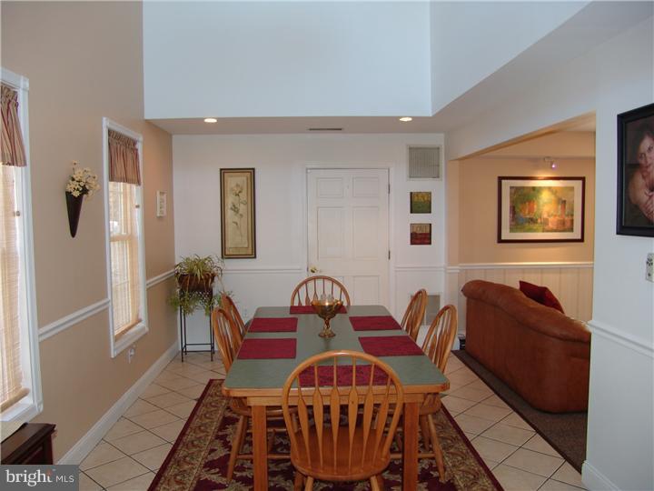 26 Hamlet Road Levittown, PA 19056 - Photo 7 of 25 Dining Room