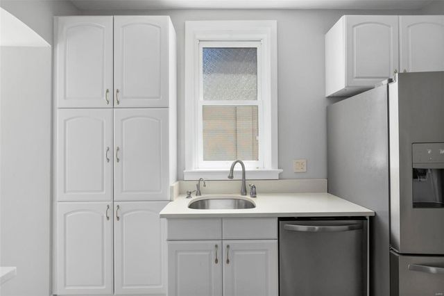 $472,000 | 7461 Hiawatha Avenue, St. Louis, MO 63117