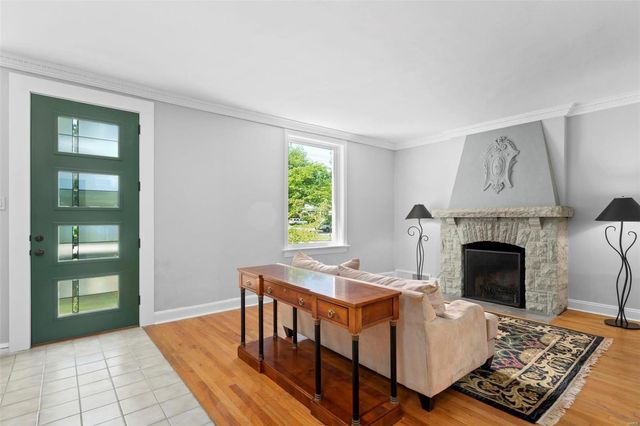 $472,000 | 7461 Hiawatha Avenue, St. Louis, MO 63117