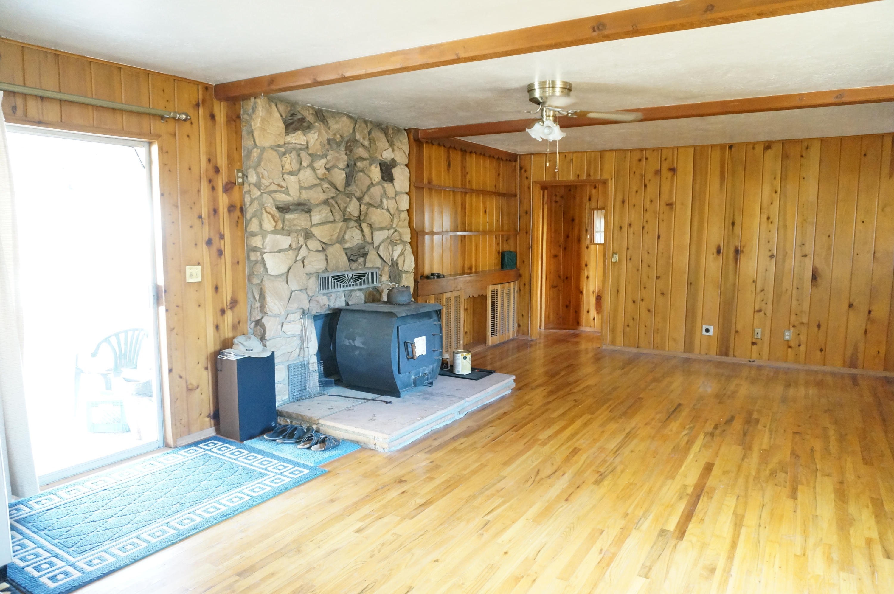616 Martin Road Weaverville, CA 96093 - Photo 6 of 15 Living Room