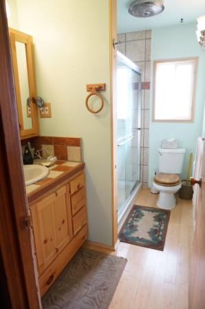 616 Martin Road Weaverville, CA 96093 - Photo 10 of 15 Bathroom