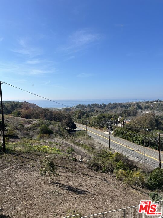 29239 Heathercliff Road, Unit 3 Malibu, CA 90265 - Photo 21 of 30