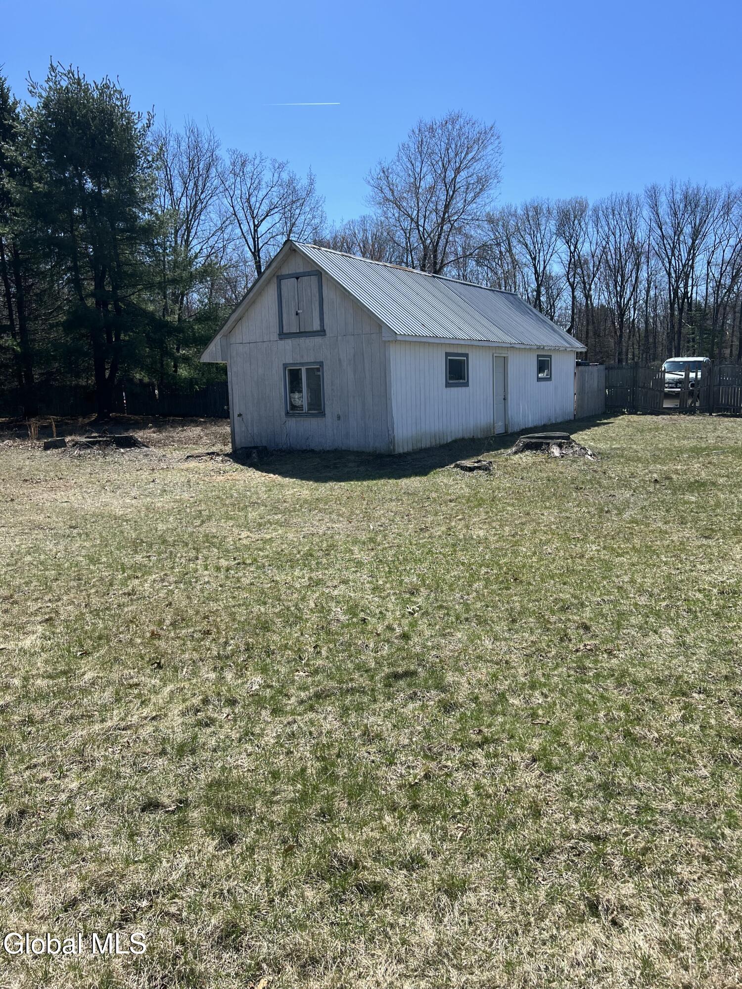 610 Saratoga Road Schenectady, NY 12302 - Photo 2 of 15 Outbuilding