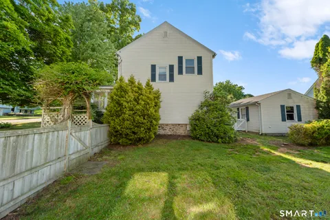 $369,000 | 462 Davis Street, Watertown, CT 06779