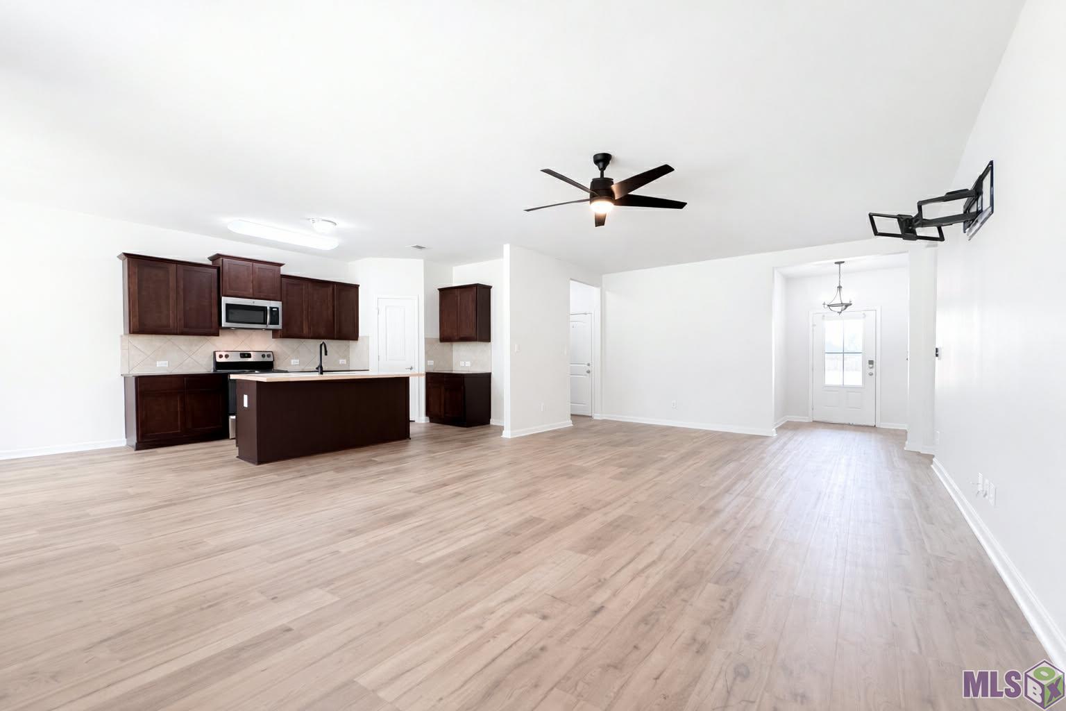 10777 Dodger Drive Denham Springs, LA 70726 - Photo 3 of 15 Gallery Image 3
