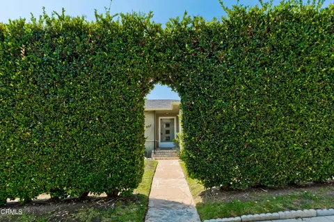 $10,495 | 807 North Doheny Drive, Beverly Hills, CA 90210