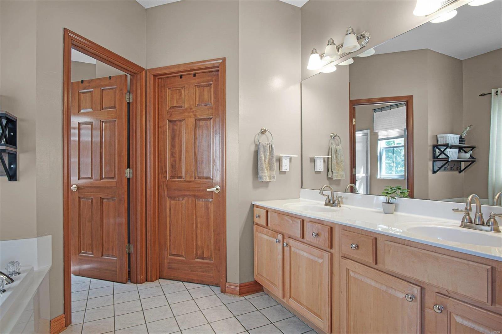 7005 Missionary Ridge Court Edwardsville, IL 62025 - Photo 17 of 38 Gallery Image 17