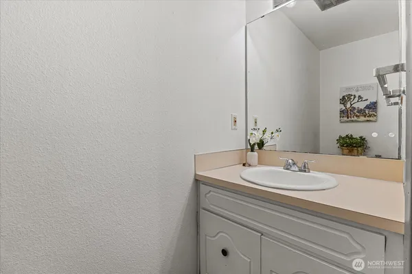 $285,000 | 1016 9th Street Southeast, Unit 7, Puyallup, WA 98372