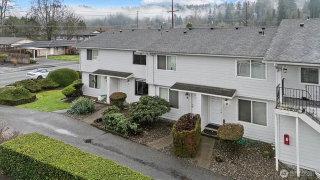 $295,000 | 1016 9th Street Southeast, Unit 7, Puyallup, WA 98372