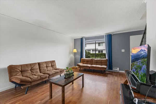 $285,000 | 1016 9th Street Southeast, Unit 7, Puyallup, WA 98372