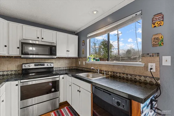 $285,000 | 1016 9th Street Southeast, Unit 7, Puyallup, WA 98372