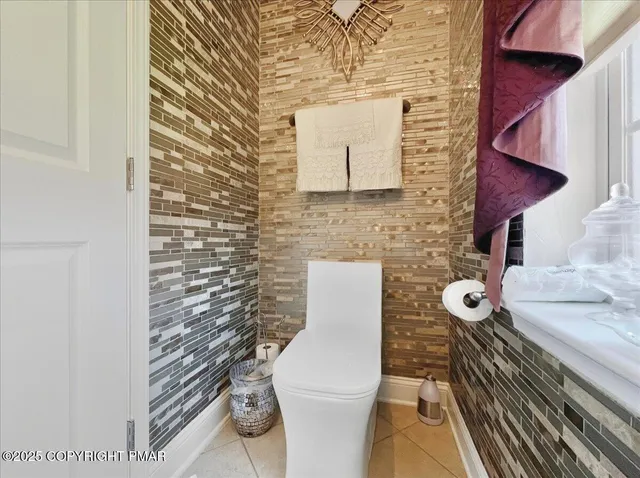 $699,000 | 5123 Hemlock Lane, Tamiment, PA 18371