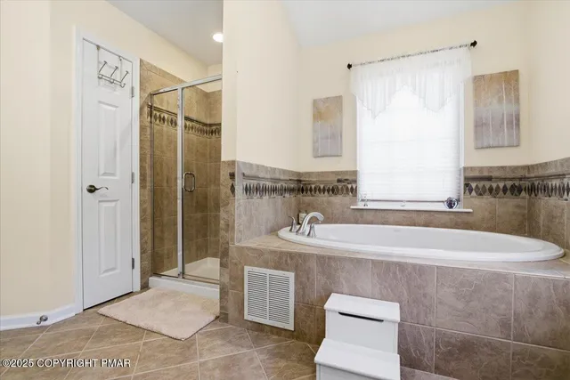 $699,000 | 5123 Hemlock Lane, Tamiment, PA 18371