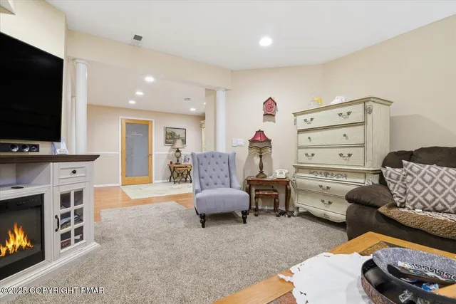 $699,000 | 5123 Hemlock Lane, Tamiment, PA 18371