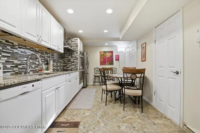 $699,000 | 5123 Hemlock Lane, Tamiment, PA 18371