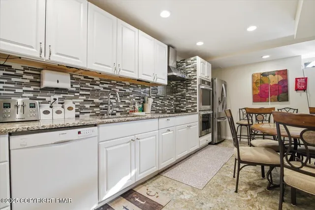 $699,000 | 5123 Hemlock Lane, Tamiment, PA 18371