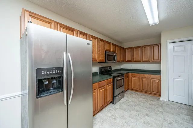 $430,000 | 444 Jamestown Drive, Summerville, SC 29486