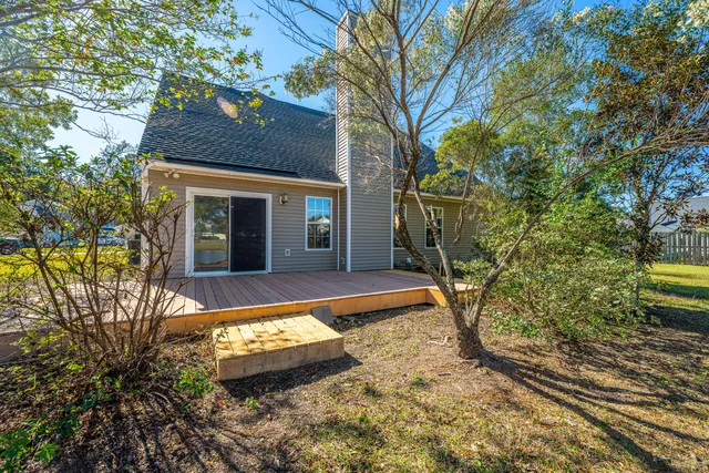 $430,000 | 444 Jamestown Drive, Summerville, SC 29486