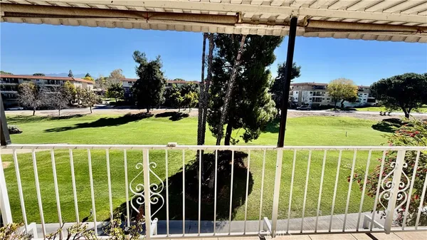 $2,600 | 2390 Via Mariposa West, Unit 3C, Laguna Woods, CA 92637