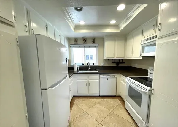 $2,600 | 2390 Via Mariposa West, Unit 3C, Laguna Woods, CA 92637