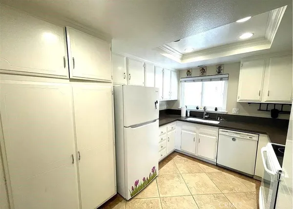 $2,600 | 2390 Via Mariposa West, Unit 3C, Laguna Woods, CA 92637