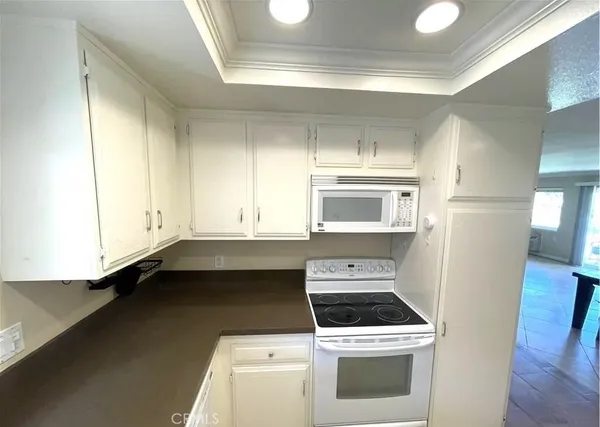 $2,600 | 2390 Via Mariposa West, Unit 3C, Laguna Woods, CA 92637