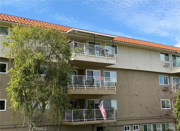 $2,600 | 2390 Via Mariposa West, Unit 3C, Laguna Woods, CA 92637