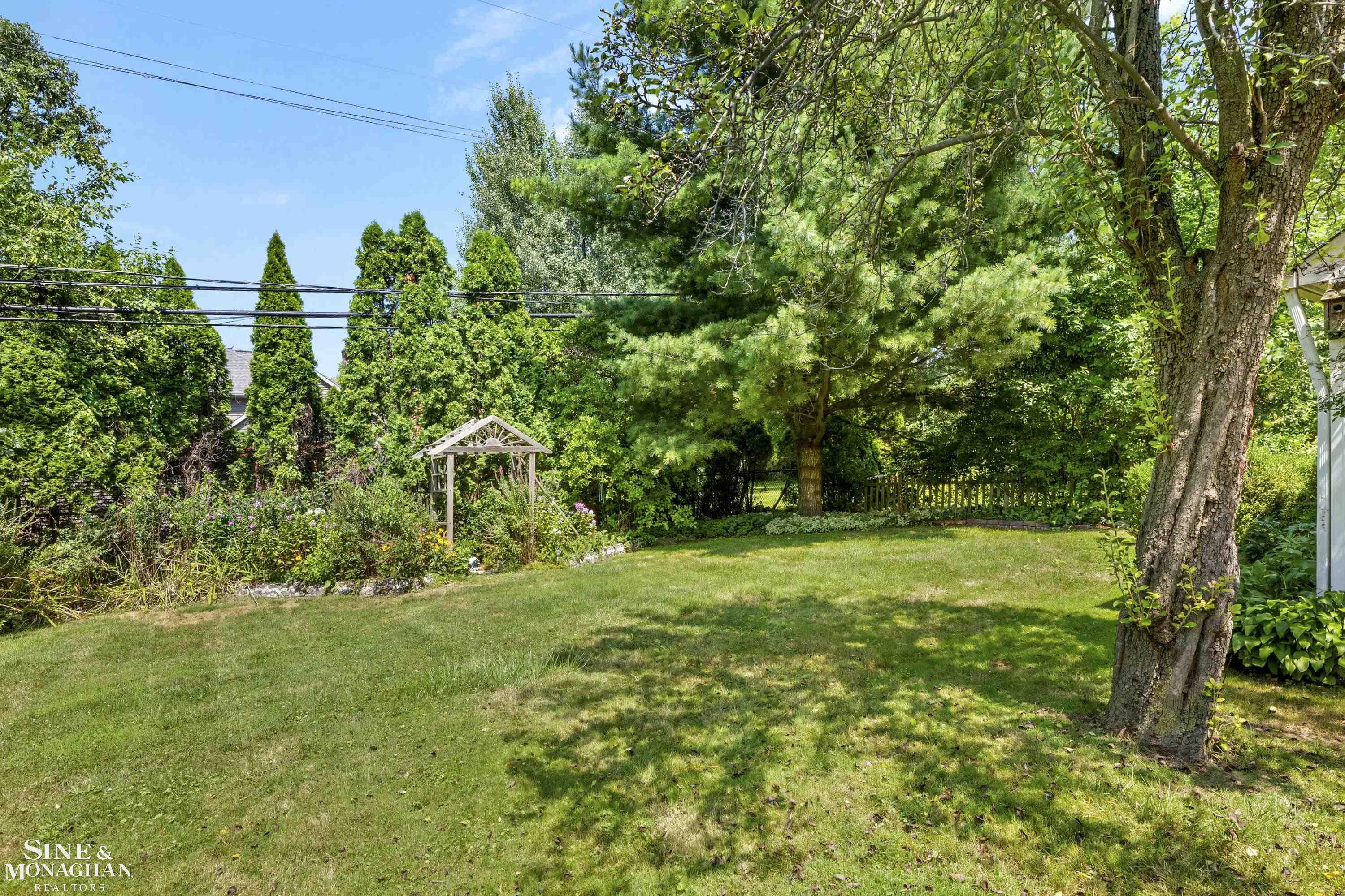 1022 Hampton Road Grosse Pointe Woods, MI 48236 - Photo 36 of 48