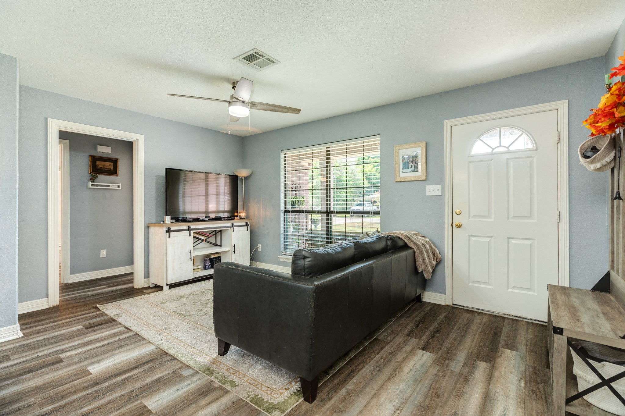 617 East Myrtle Street Angleton, TX 77515 - Photo 6 of 30 Gallery Image 6