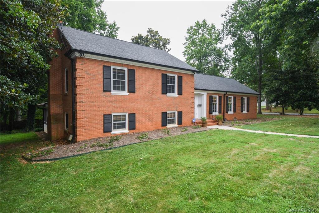 3027 Goneaway Road Charlotte, NC 28210 - Photo 2 of 32 Gallery Image 2