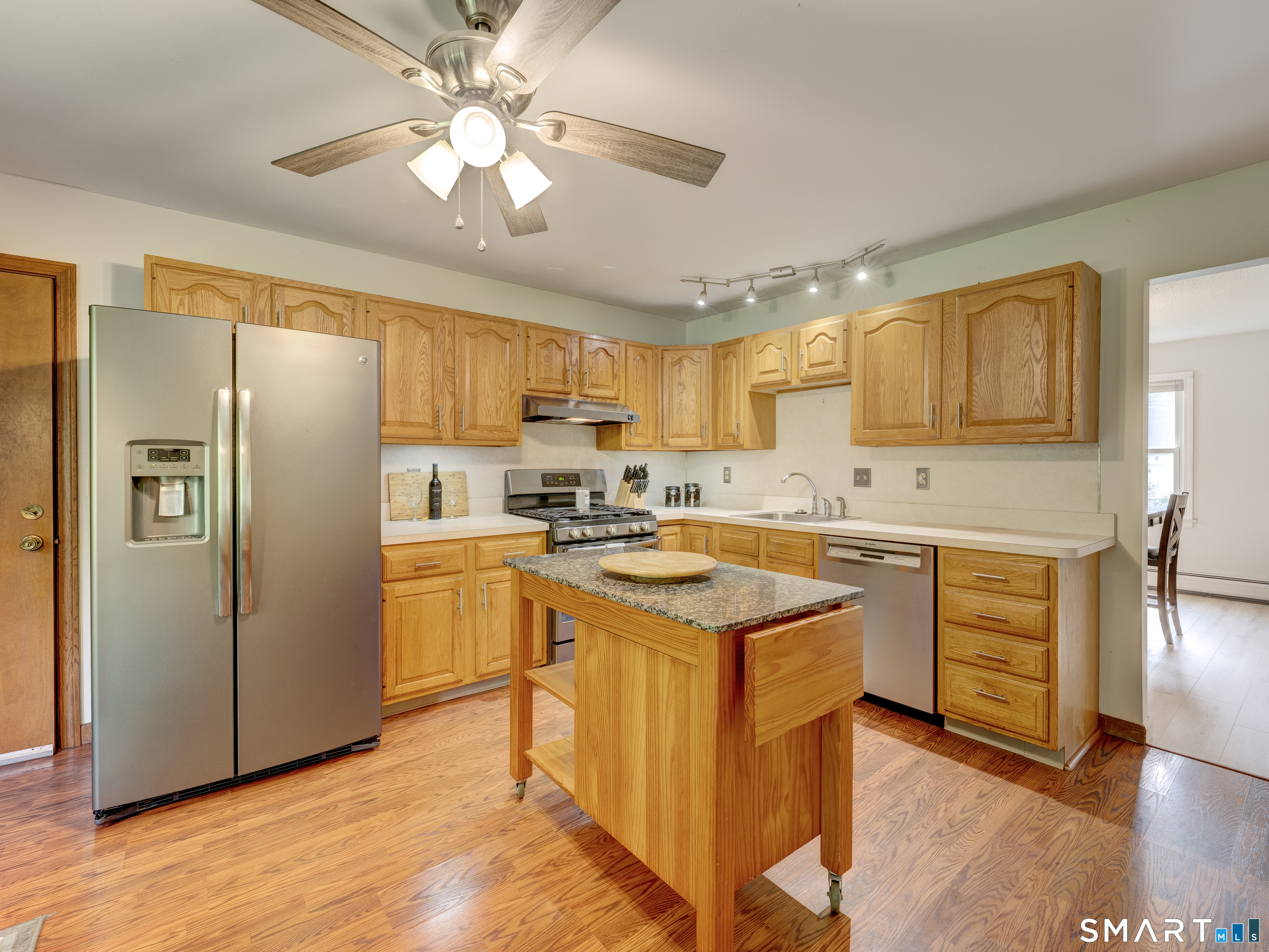 64 Shepard Road West Hartford, CT 06110 - Photo 6 of 40 Newer appliances