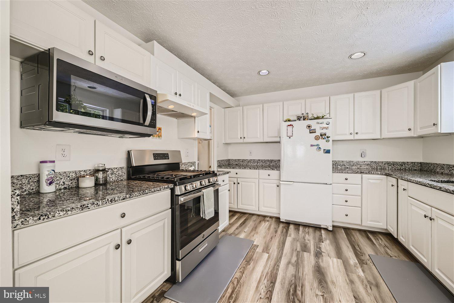 9236 Stream View Lane Laurel, MD 20723 - Photo 13 of 33