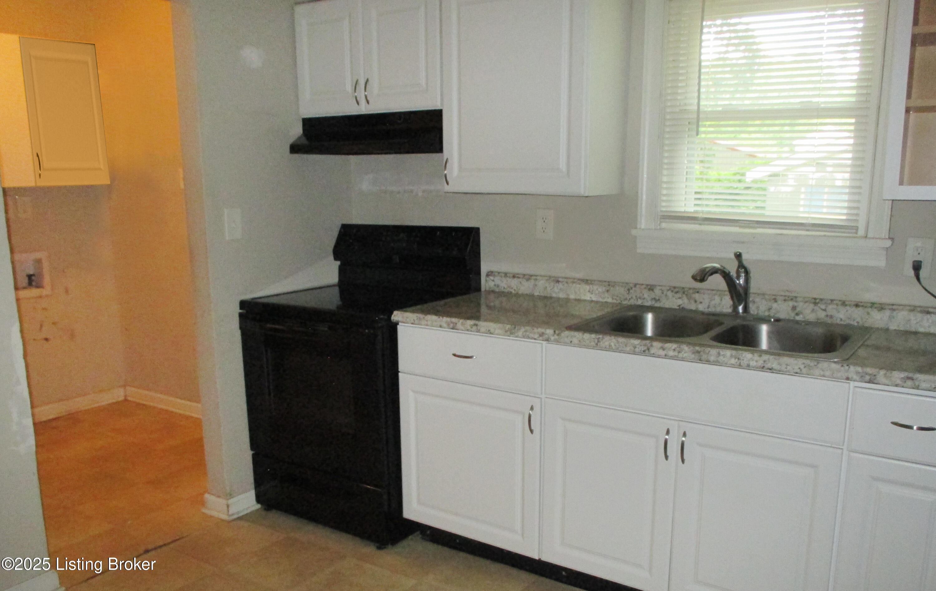 8114 Terry Road Louisville, KY 40258 - Photo 28 of 37 IMG_3247