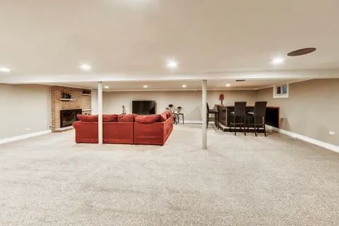 $700,000 | 16 South Wildwood Drive, Prospect Heights, IL 60070