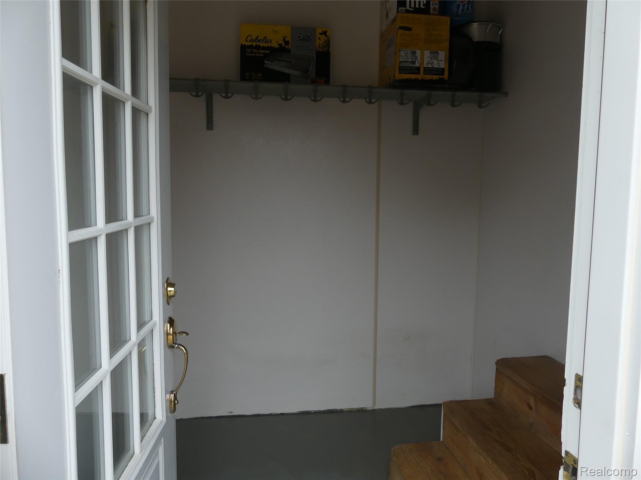 8335 Pardee Road Taylor, MI 48180 - Photo 23 of 23 Mudroom.JPG
