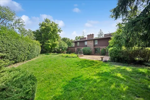 $1,250,000 | 201 Aspen Lane, Highland Park, IL 60035