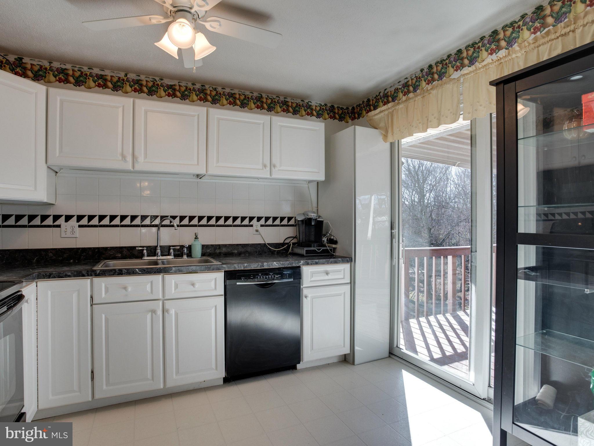 617 West Poplar Road Sterling, VA 20164 - Photo 9 of 30 Kitchen