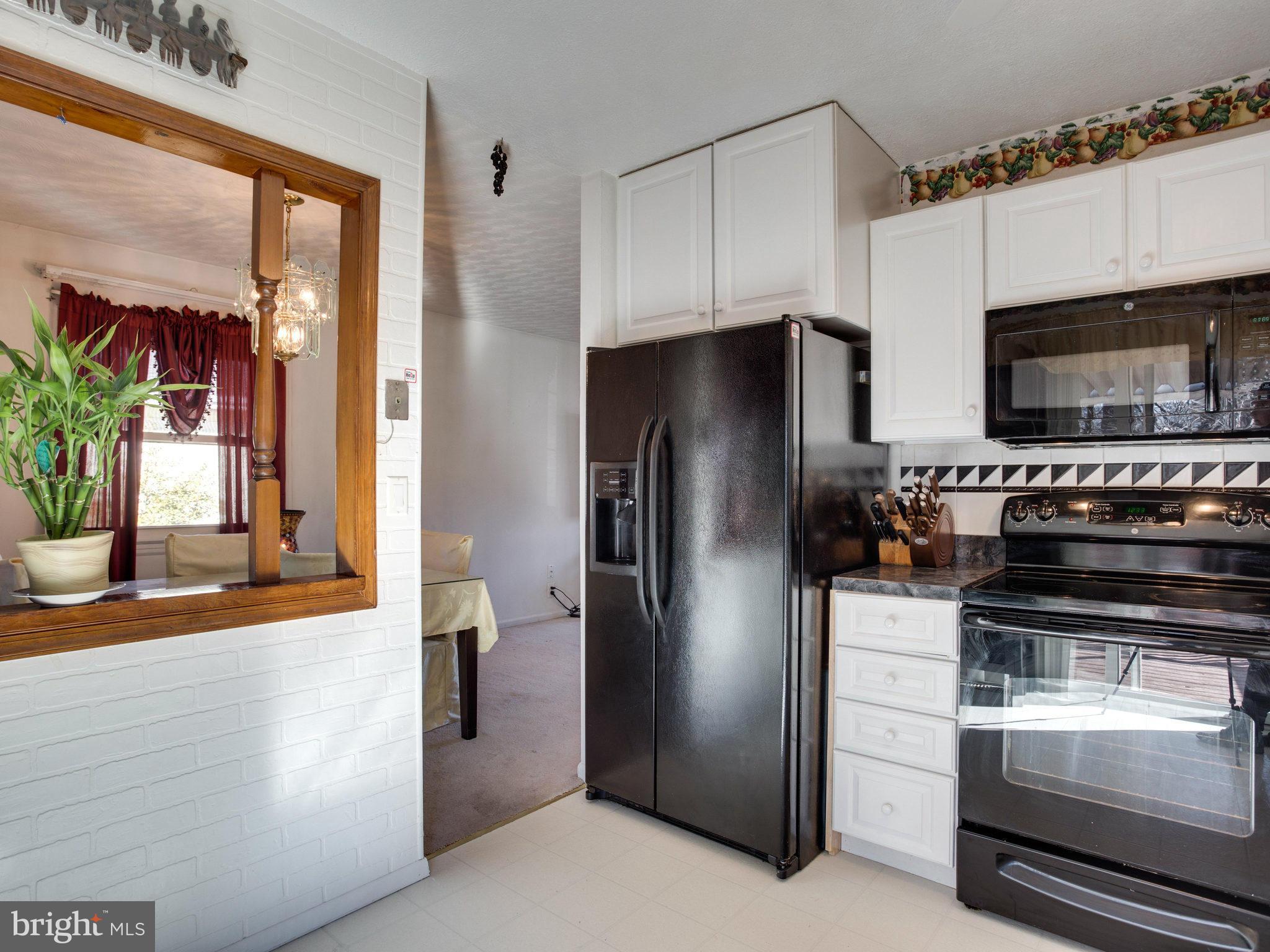 617 West Poplar Road Sterling, VA 20164 - Photo 10 of 30 Kitchen