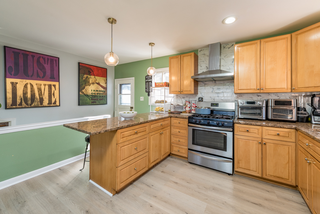 2029 Edgewood Road Waukegan, IL 60087 - Photo 7 of 17 Gallery Image 7