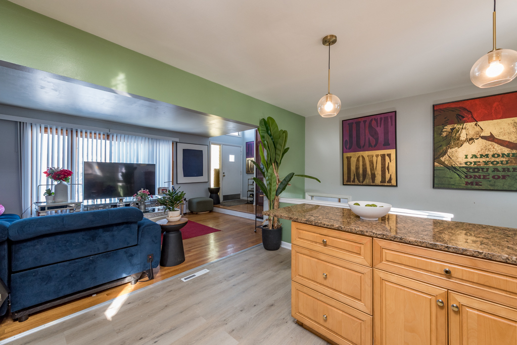 2029 Edgewood Road Waukegan, IL 60087 - Photo 8 of 17 Gallery Image 8