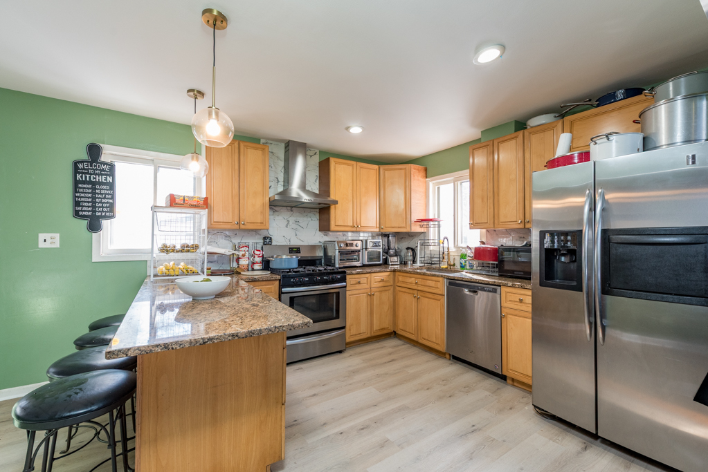 2029 Edgewood Road Waukegan, IL 60087 - Photo 9 of 17 Gallery Image 9
