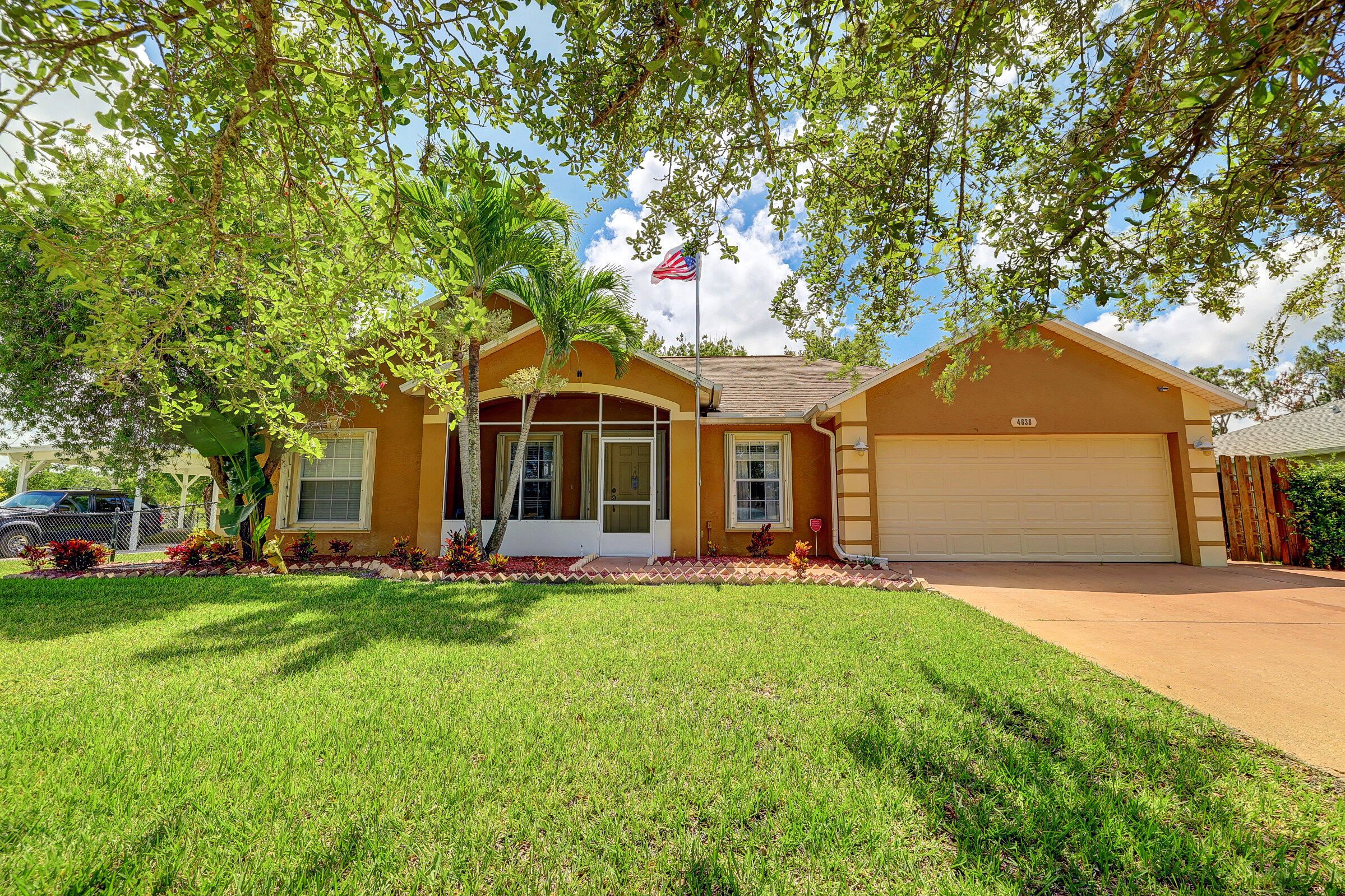 4638 Southwest Inagua Street Port St. Lucie, FL 34953 - Photo 3 of 57 02_632a6788_89_90_91_92