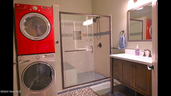 $300,000 | 511 Blades Avenue, New Bern, NC 28560