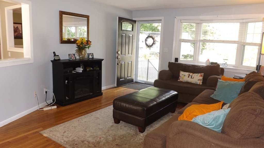 39 Carter Road Worcester, MA 01609 - Photo 11 of 30 Gallery Image 11