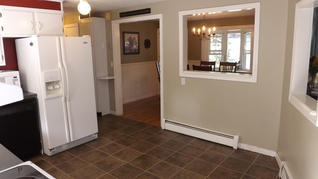 39 Carter Road Worcester, MA 01609 - Photo 5 of 30 Gallery Image 5