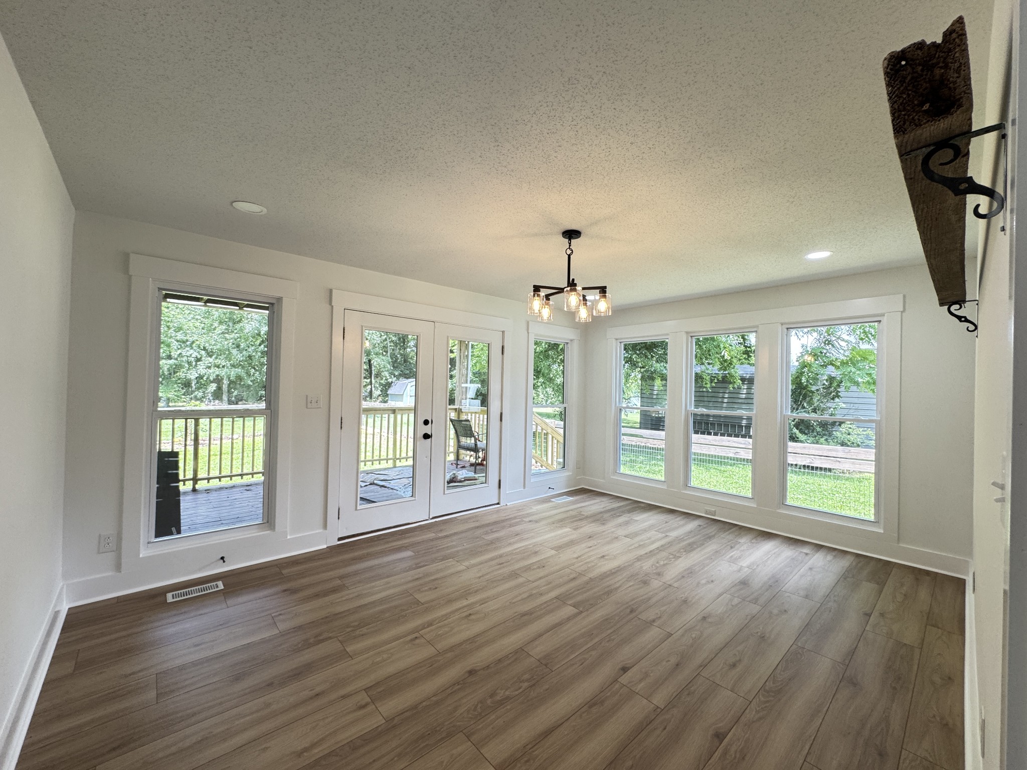 380 Martin Road Clarksville, TN 37042 - Photo 4 of 25