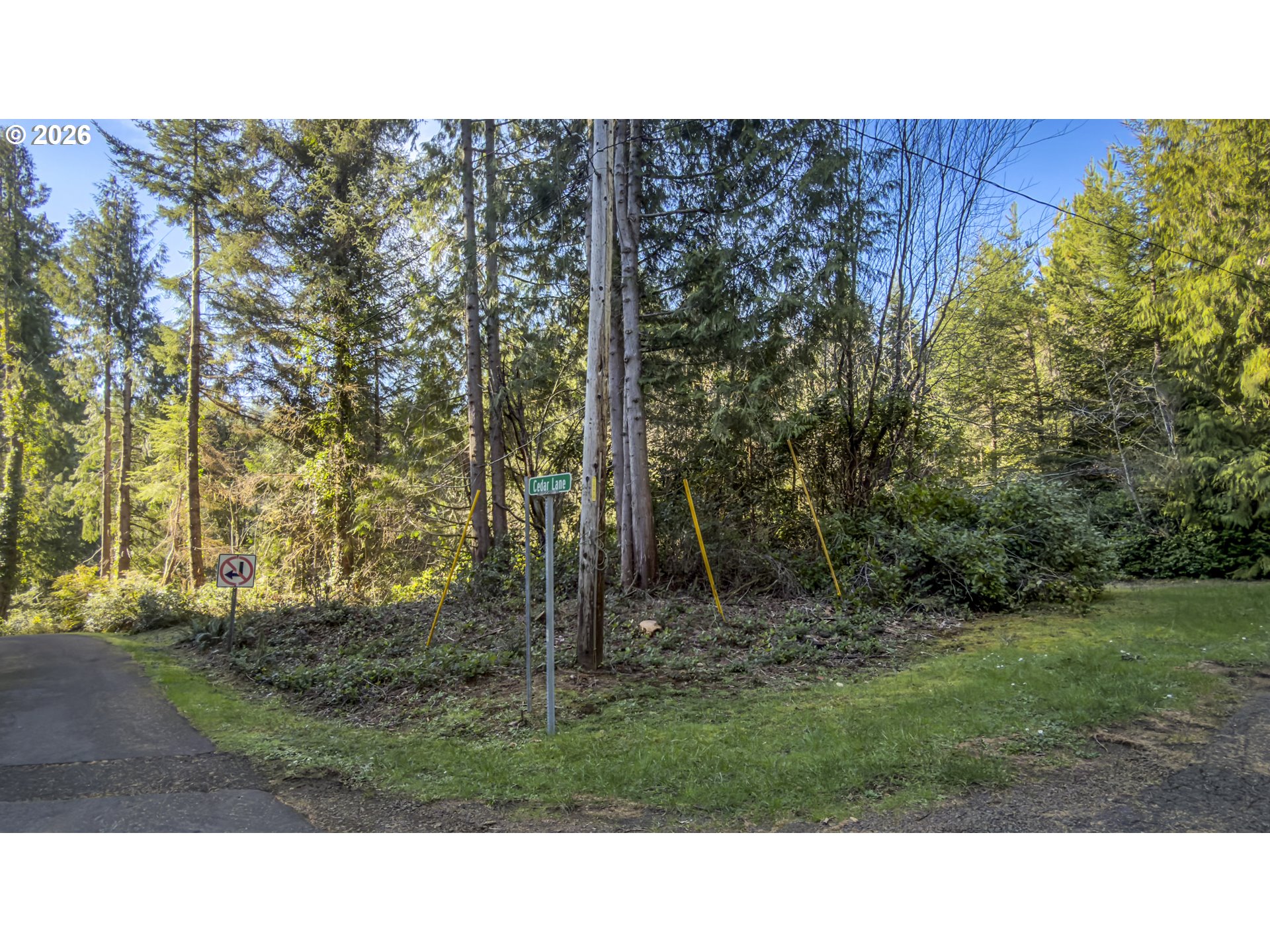 Cedar Lane, Unit 112 Florence, OR 97439 - Photo 4 of 12 a black and white photo of a house