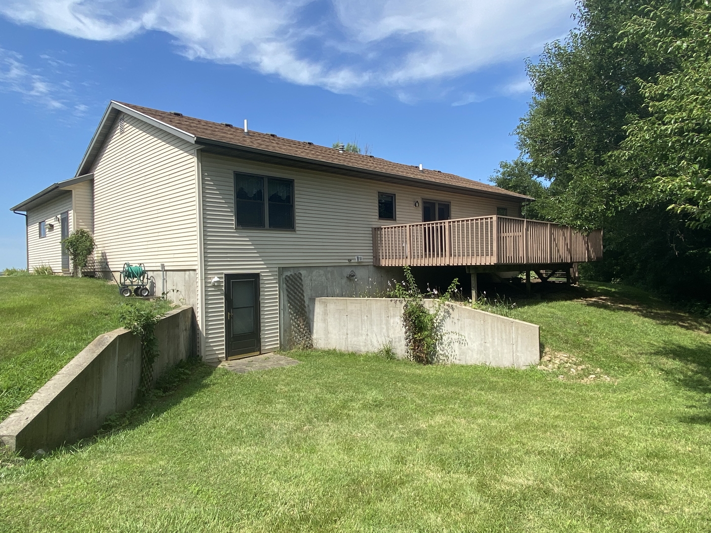 18774 Hillside Road Morrison, IL 61270 - Photo 3 of 17