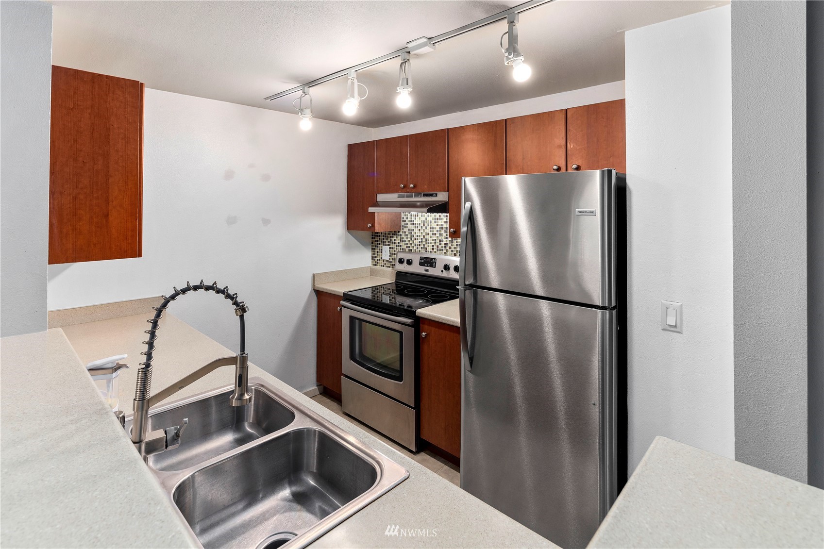 12404 East Gibson Road, Unit K302 Everett, WA 98204 - Photo 13 of 35 Gallery Image 13